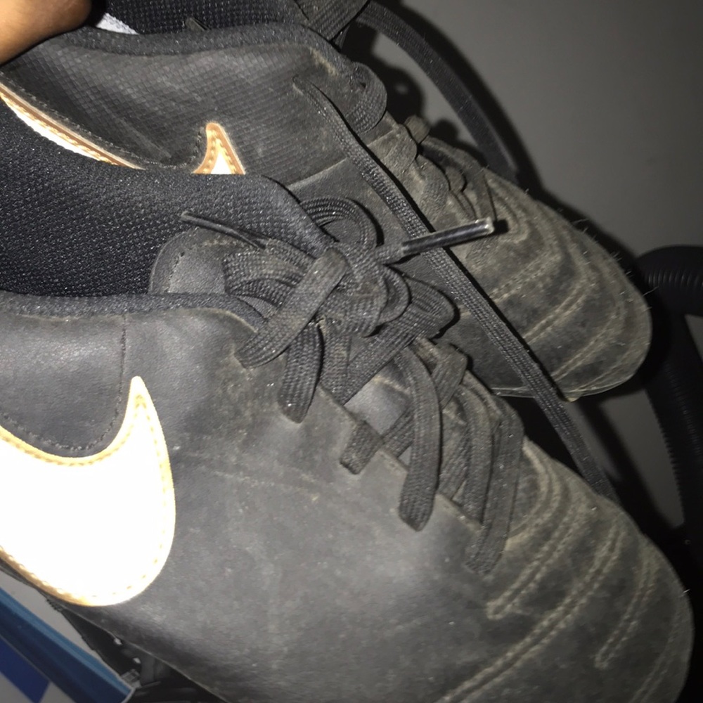 Soccer cleats